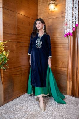 Velvet navy blue and green embroidered kurta set 3