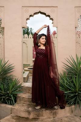 Maroon nayra cut kurta    set 4