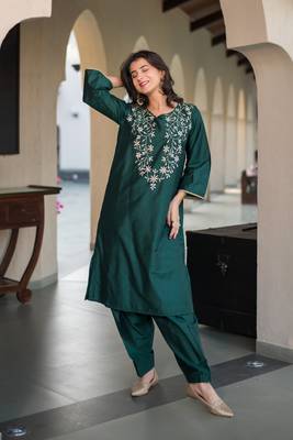 Bottle green kurta embroidery co-ord set 3
