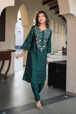 Bottle green kurta embroidery co-ord set 5