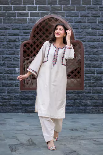 Cream kurta embroidery co-ord set