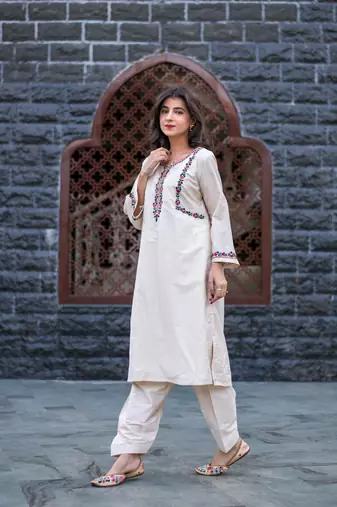 Cream kurta embroidery co-ord set