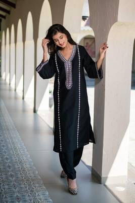 Black long kurta embroidery co-ord set 4