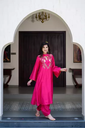 Magenta pink kurta embroidery co-ord set