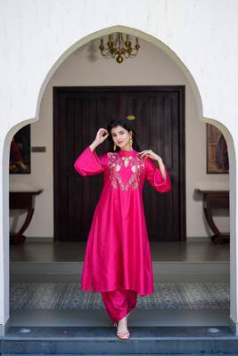 Magenta pink kurta embroidery co-ord set 5