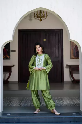 Mehendi green kurta embroidery co-ord set