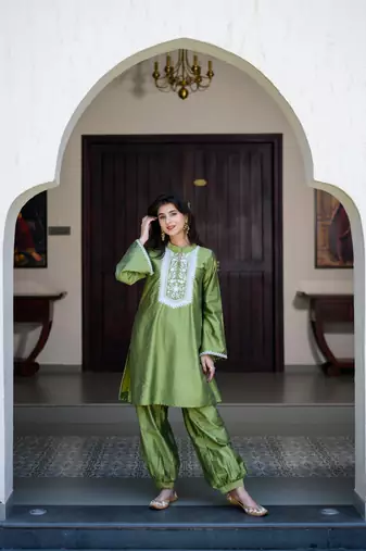Mehendi green kurta embroidery co-ord set