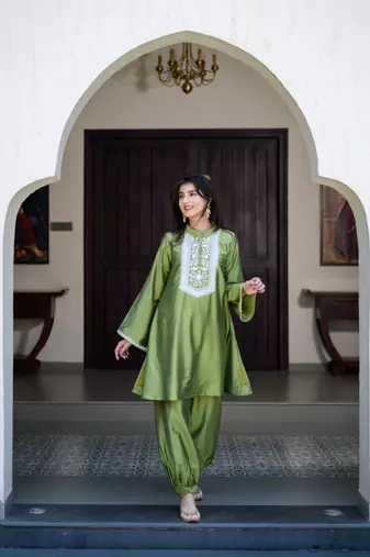 Mehendi green kurta embroidery co-ord set