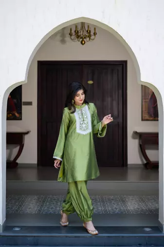 Mehendi green kurta embroidery co-ord set