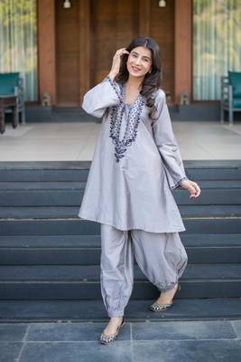 Grey kurta embroidery co-ord set 3