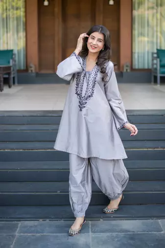 Grey kurta embroidery co-ord set