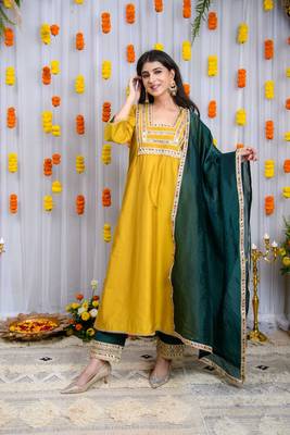 Mustard and green silk kurta set 3