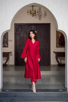 Red and gold chanderi kurta set 1