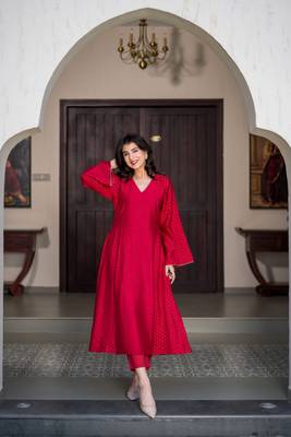 Red and gold chanderi kurta set 4