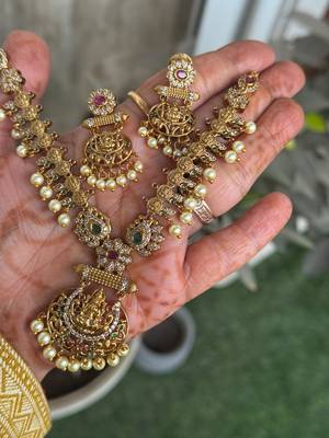 Antique gold south indian short necklace set 2
