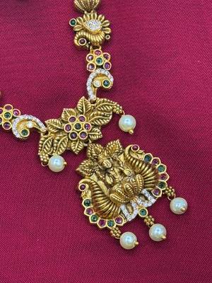 Antique gold south indian short necklace set 3