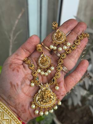 Antique gold south indian short necklace set 2