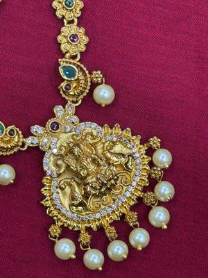 Antique gold south indian short necklace set 3
