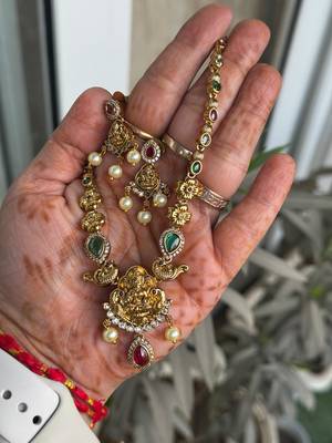 Antique gold south indian short necklace set 2