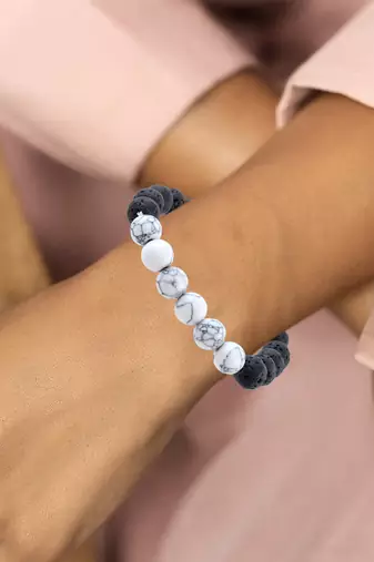 Black lava stone & howlite beads bracelet