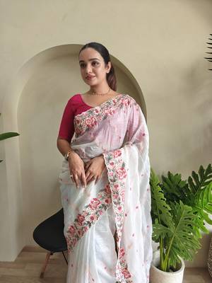 White gold crush saree with leheriya embroidery & running blouse 3