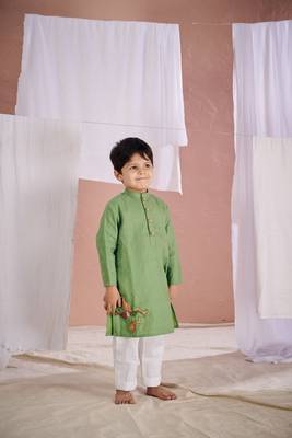 Green embroidered fish patch kurta 1