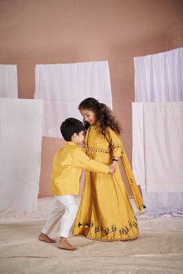 Yellow embroidered parrot bandhgala set 3