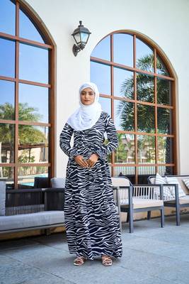 Black Crepe Stitched Abaya without hijab 2
