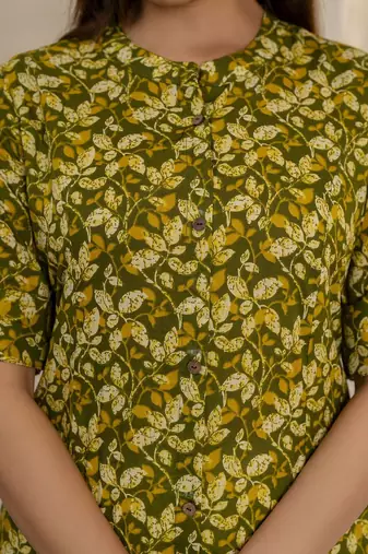  cotton printed a-line mandarin collar kurta