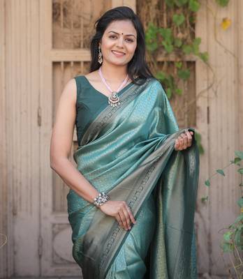 Sea Green Color Kubera Pattu Silk blend Saree 2