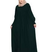 Green dress abaya with a perfect balance of looks and comfort