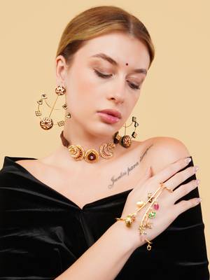 Surkh drop earrings 3