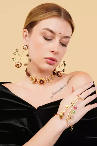 Surkh drop earrings