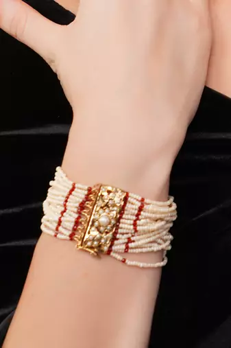 Gulabi bracelets