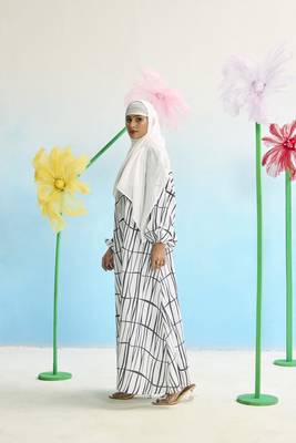 White Nida Stitched Burqas without Dupatta 3