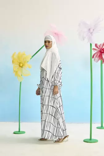 White Nida Stitched Burqas without Dupatta