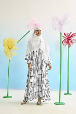 White Nida Stitched Burqas without Dupatta 4