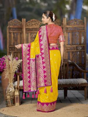 banarasi woven yellow and pink saree with heavy jacquard work 2