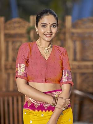 banarasi woven yellow and pink saree with heavy jacquard work 4