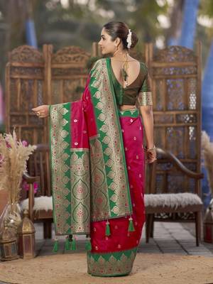 banarasi woven pink and green saree with heavy jacquard work  3