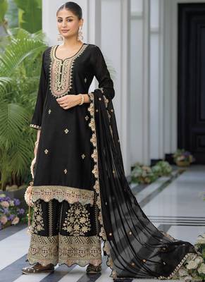 Black chinon silk embroidered Palazzo suit 2