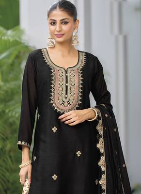 Black chinon silk embroidered Palazzo suit 4