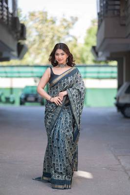 beige ajrakh maheshwari silk blend saree 2