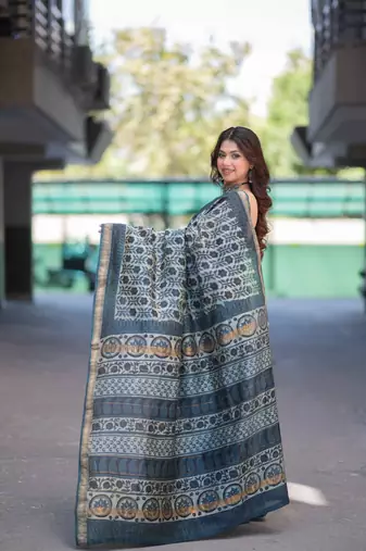 beige ajrakh maheshwari silk blend saree