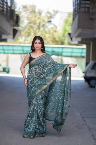 green dabu maheshwari silk blend saree