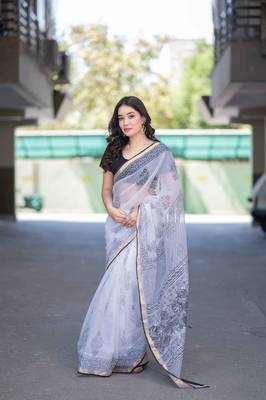 white kota doria saree 4