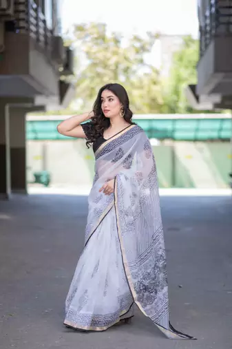 white kota doria saree