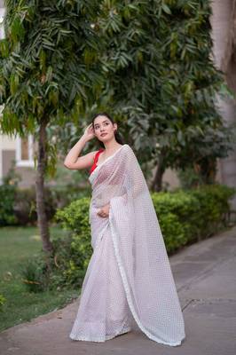 white kota doria saree 3