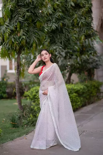 white kota doria saree
