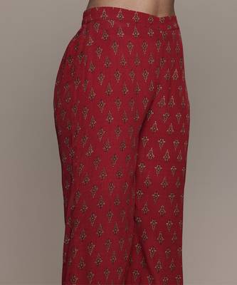 Red adrika kurta set by ritu kumar 3